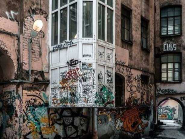Страшное граффити на одном из домов Ростова вызвало жаркие споры среди горожан