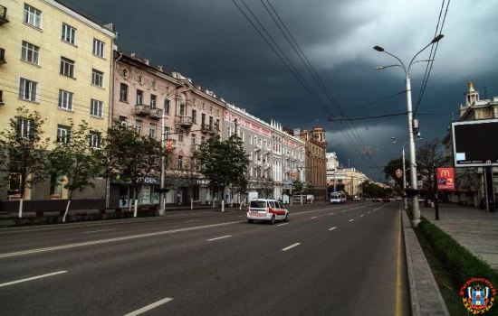 Водителей предупредили об опасностях на дорогах в Ростовской области из-за дождя