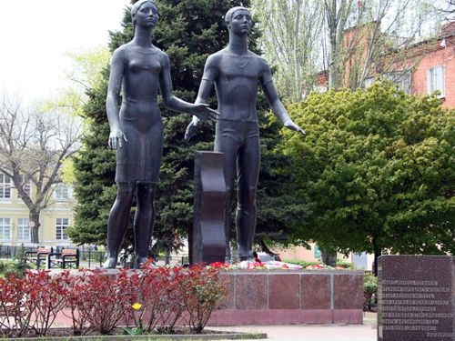 «Клятва юности»: памятник, посвященный мужественным подпольщикам Таганрога