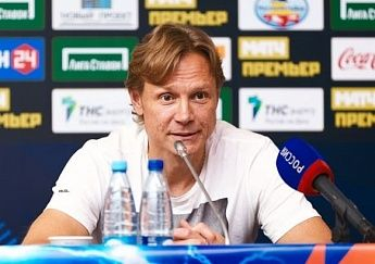 Валерия Карпина признали лучшим тренером месяца в РПЛ