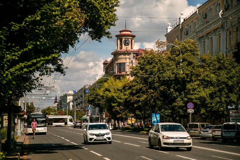 В воскресенье в Ростове ожидается жара до 37 градусов и сильный ветер