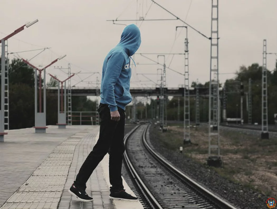 Дончан за 62 миллиона рублей научат аккуратно переходить железную дорогу