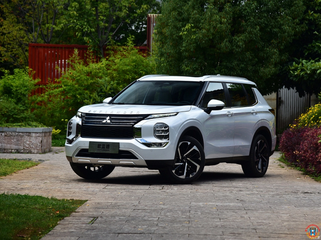 Представлен новый Mitsubishi Outlander. Теперь с турбомотором