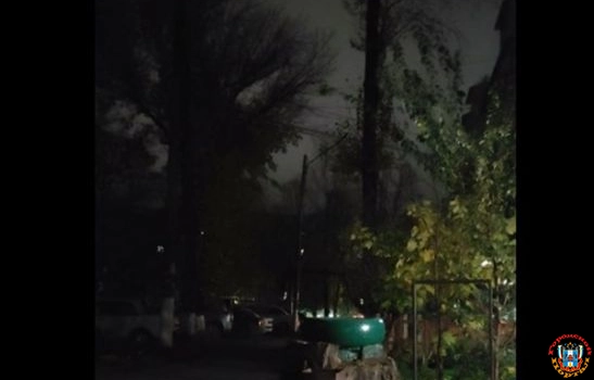 Жители Новочеркасска пожаловались на странное свечение и звуки взрывов в небе