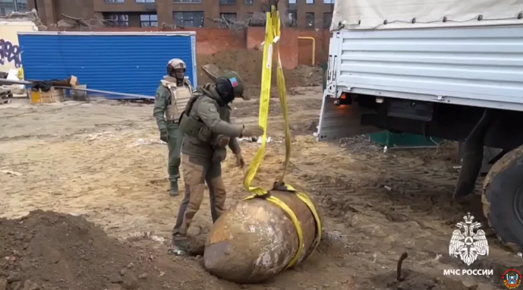 Донские саперы уничтожили бомбу, пролежавшую в земле 80 лет Донские саперы уничтожили бомбу, пролежавшую в земле 80 лет