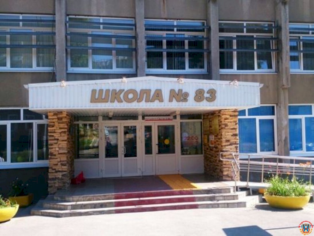 В школе № 83 Ростова горела мебель