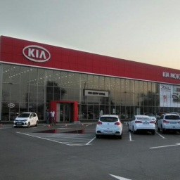 Власти Ростова добились сноса двух автосалонов депутата городской думы