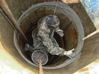 В Аксайском районе во время ремонта канализации погибли рабочие
