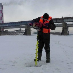 Случайные очевидцы спасли ребенка, провалившегося под лед