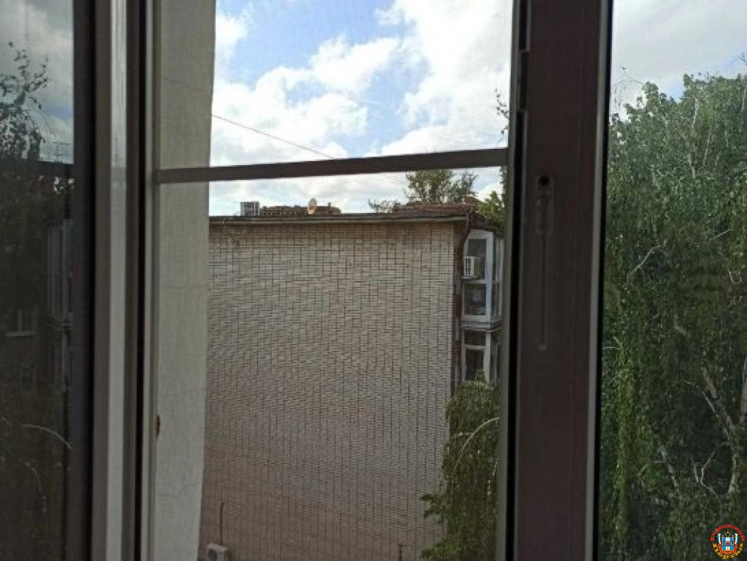 В Волгодонске маленький мальчик разбился насмерть, выпав из окна многоэтажки