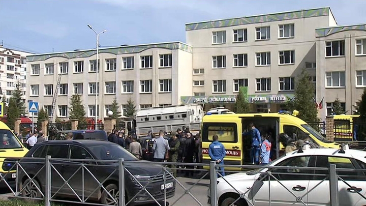 После стрельбы в школах Казани отменены занятия