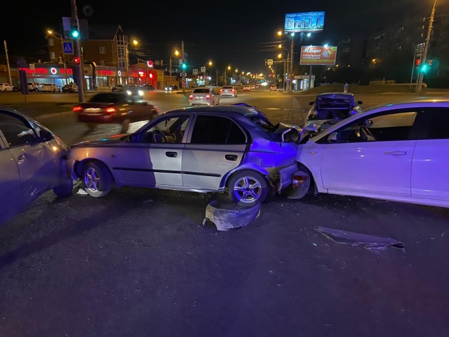 В Ростове нетрезвый водитель спровоцировал большое ДТП