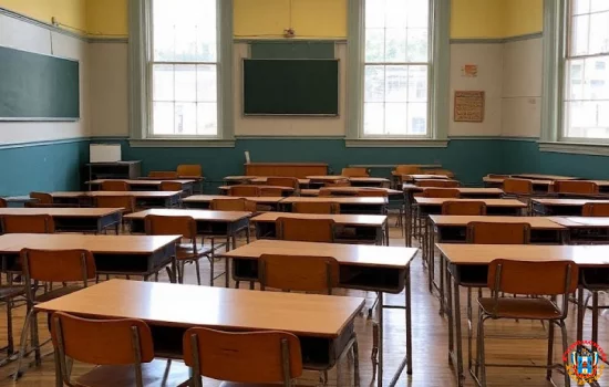 Из-за ночной атаки БПЛА таганрожцы просят власти отменить занятия в школах