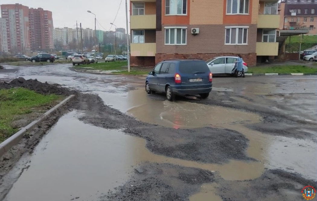 «Марсианский ландшафт»: горожане показали качество ростовских дорог