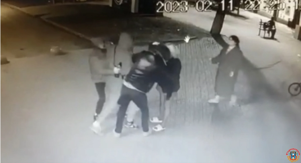 В Батайске подростки избили троих взрослых