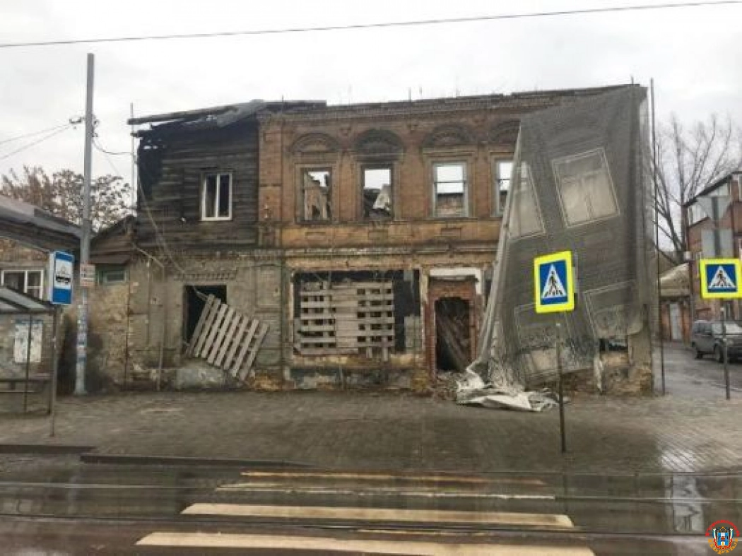 В Ростове на улице Станиславского разрушается дом ХIХ века