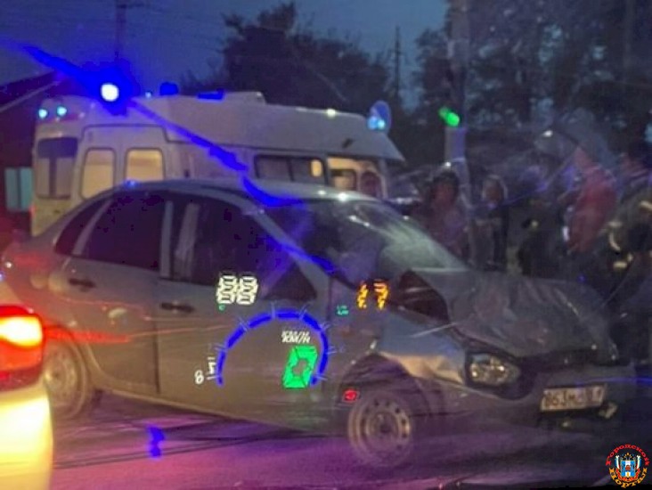 В Таганроге столкнулись «Лада» и ВАЗ: пострадали трое