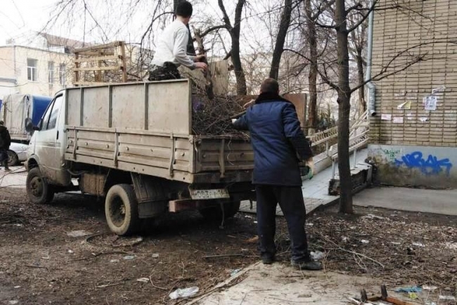 В Ростове проводятся рейды по выявлению фактов несанкционированного размещения отходов
