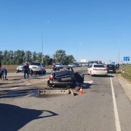 Водитель иномарки пострадал в массовом ДТП в Ростовской области