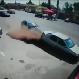 В Ростовской области водитель иномарки на скорости влетел в припаркованный автомобиль