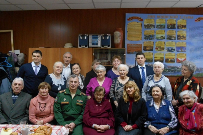 В Кировском районе поздравили актив Совета ветеранов района с Международным женским днем