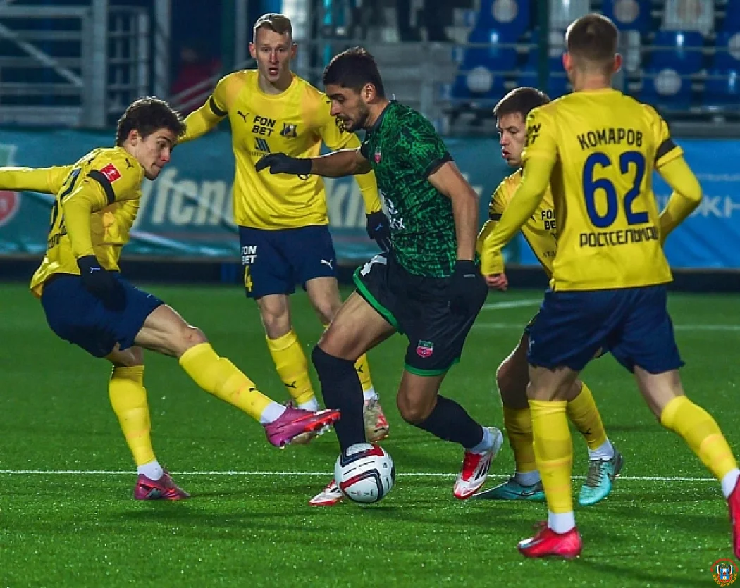 «Нефтехимик» проиграл ФК «Ростов» «Нефтехимик» проиграл ФК «Ростов»