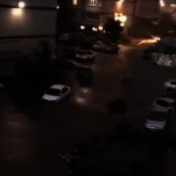 В Ростове на Извилистой снова тонут автомобили