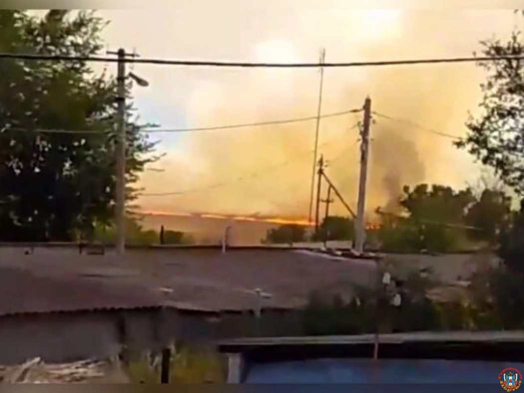 В Ростовской области бушует крупный ландшафтный пожар