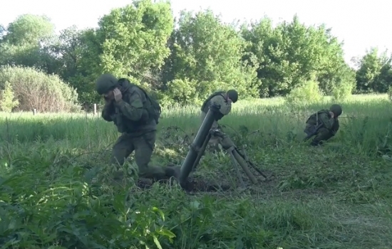 Спецназ ВС РФ уничтожает украинских диверсантов бесшумными минометами "Галл"