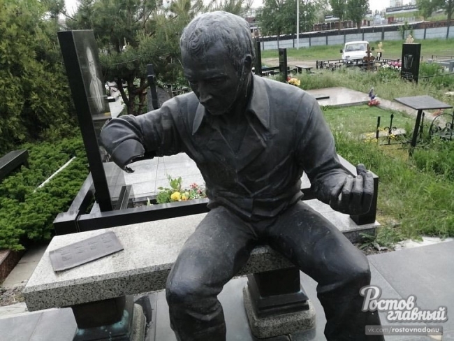 Вандалы разрушили часть могил на северном кладбище в Ростове
