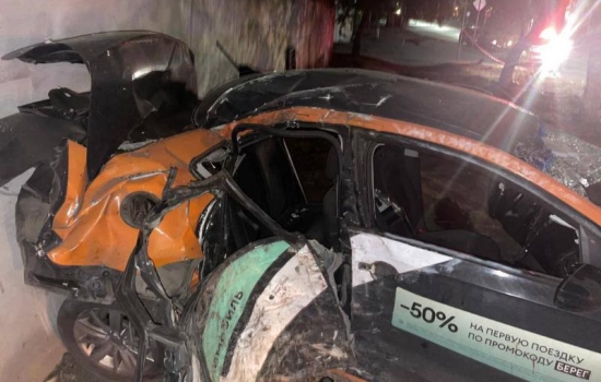 В Шахтах двое подростков погибли в аварии на каршеринговом автомобиле
