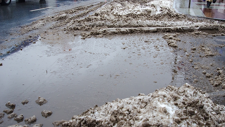 Большая вода: какие опасности ждут водителя на мокрой дороге