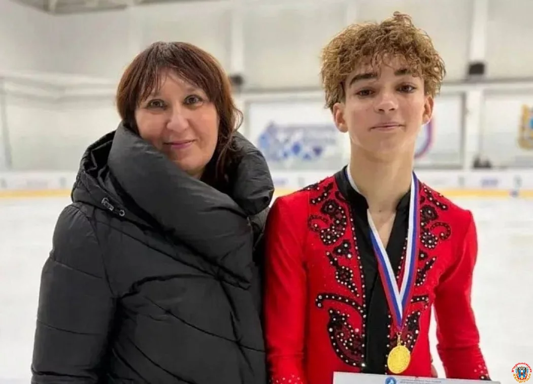 Новочеркасский фигурист Максим Тяпин одержал победу на окружных соревнованиях и получил путевку на Первенство России