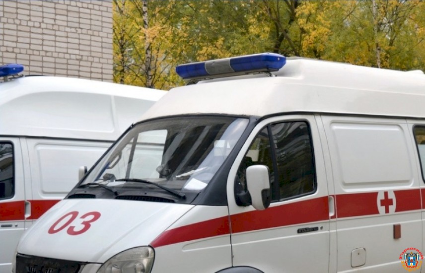 В Ростове мужчина с приступом резкой боли и рвотой прождал скорую помощь пять часов