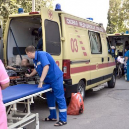 В Ростовской области мужчина изрезал ножом полицейского