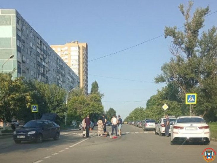 В Ростове 36-летняя женщина попала под колеса авто на переходе