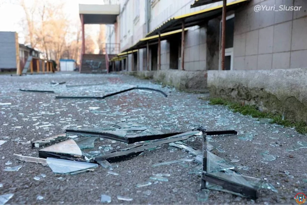 В Таганроге начинается восстановление окон в пострадавших зданиях после воздушной атаки
