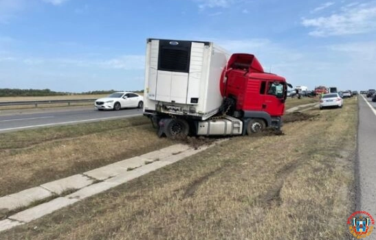 Два человека пострадали в ДТП с грузовиком на трассе М-4 «Дон»