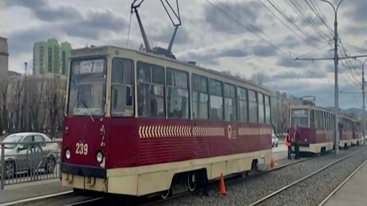 В Красноярске пенсионерку сбил трамвай