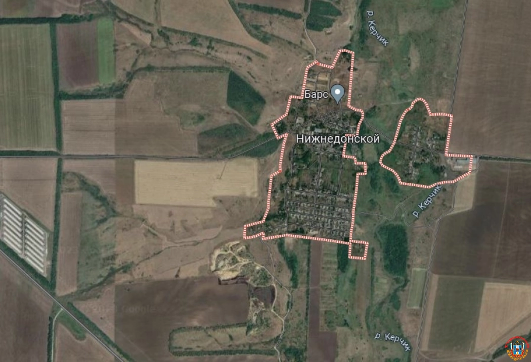 Трехметровый беспилотник упал на поле в Ростовской области