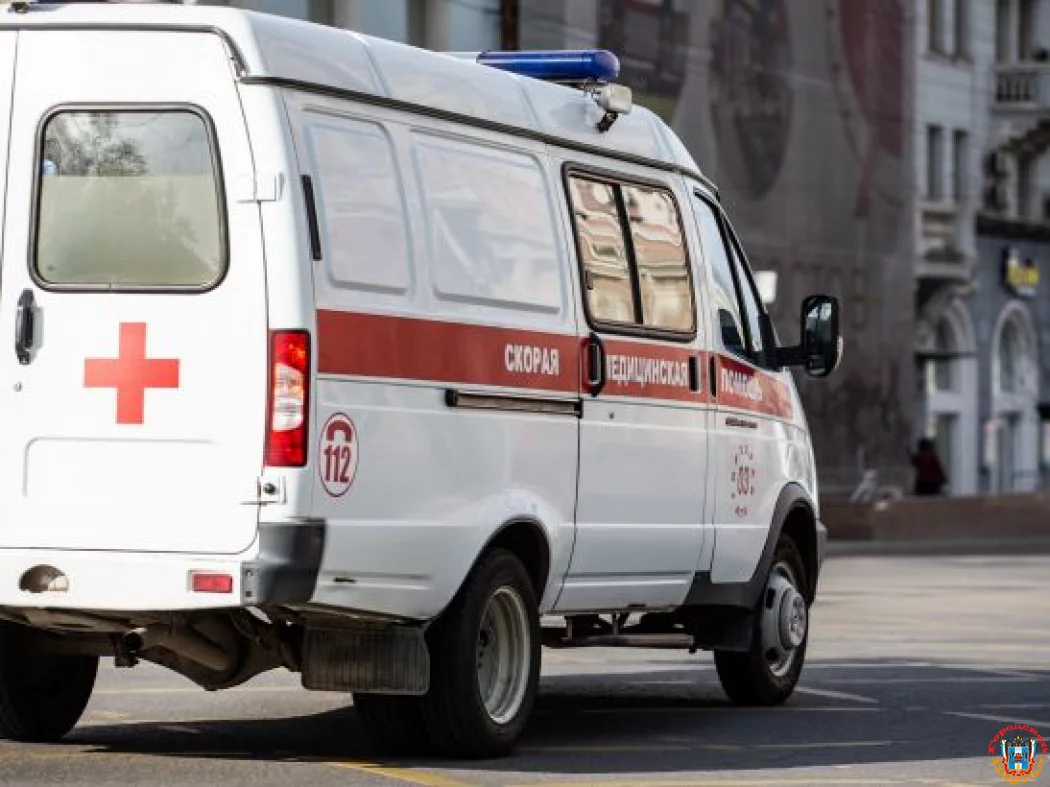 В Ростове на Северном автомобиль сбил подростка во дворе дома