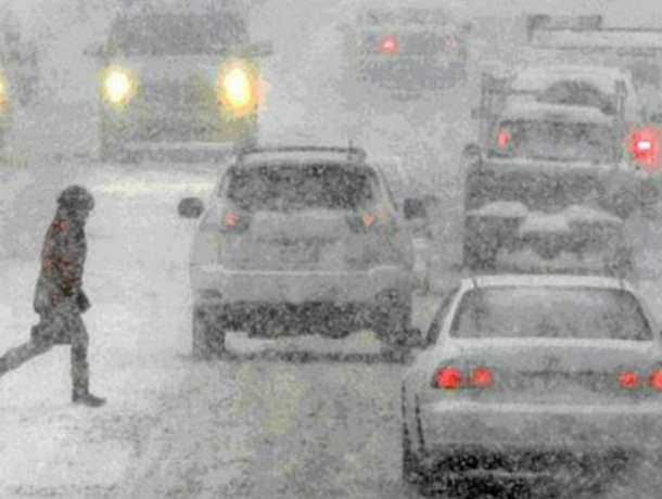 Обрушившийся на Ростов снегопад ослепит автомобилистов и прохожих в эту постпраздничную субботу