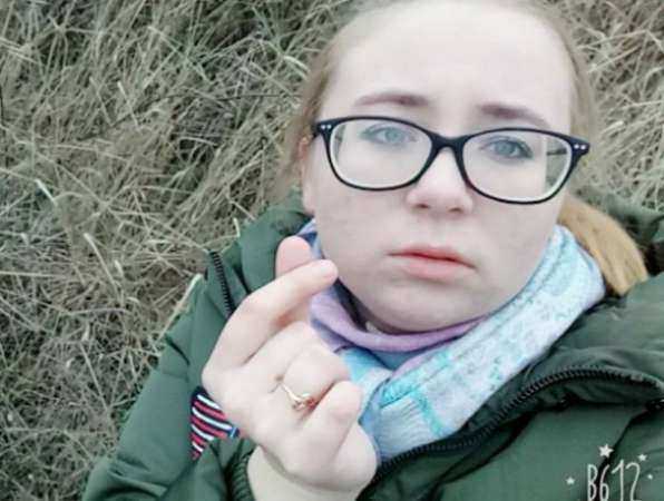 Разговаривающая шепотом молодая голубоглазая студентка пропала по дороге в колледж в Ростовской области