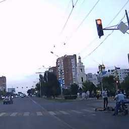 С одного удара наглухо вышиб прохожего безбашенный подросток на «зебре» Ростова