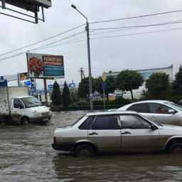 Катастрофой обернулся дождь для ростовских автолюбителей на улице Можайской