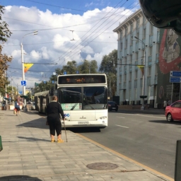 Дорожный квест «поймай меня, если сможешь» устраивают автобусники пассажирам в центре Ростова