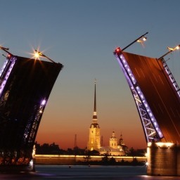 После зимы в Петербурге проверяют как разводятся мосты