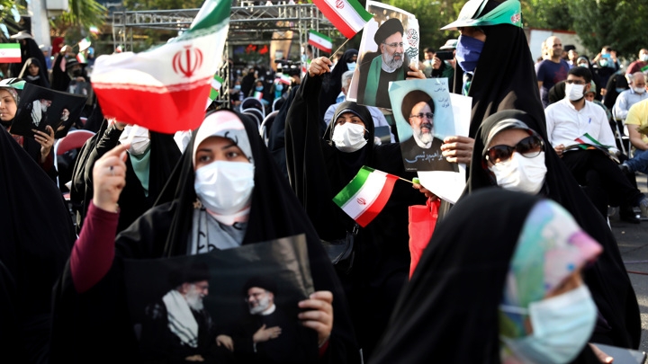 Иран выбирает президента страны