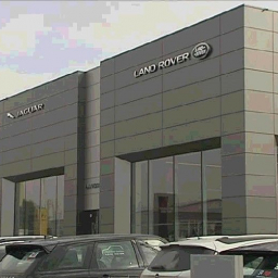 Власти Ростова требуют снести несколько автосалонов города