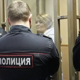 Суд отправил Анастасию Шевченко из «Открытой России» под домашний арест